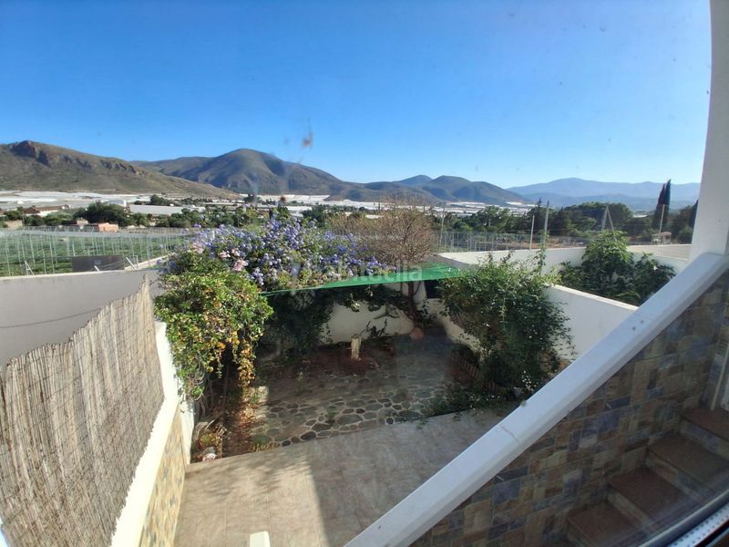 Foto 7ee3d60c-cf19-4184-847b-f41916e1f659. Casa adossada a Berja