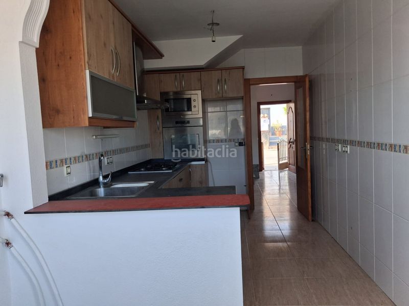 Foto c77dfcb0-9421-41ca-af69-99157d5671b3. Casa adossada a Berja