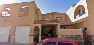 Duplex  Almería. Casa adosada alquilada de 4 dormitorios en la mojonera.