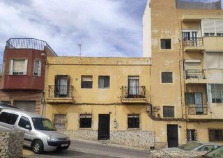 Casa adossada a Antonio Vico