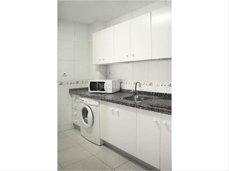 Foto 7c21d53a-206b-475c-858e-3c9a5a425a18. Lloguer apartament a calle de la curva 45 a Ciudad Jardín - Tagarete - El Zapillo Almería