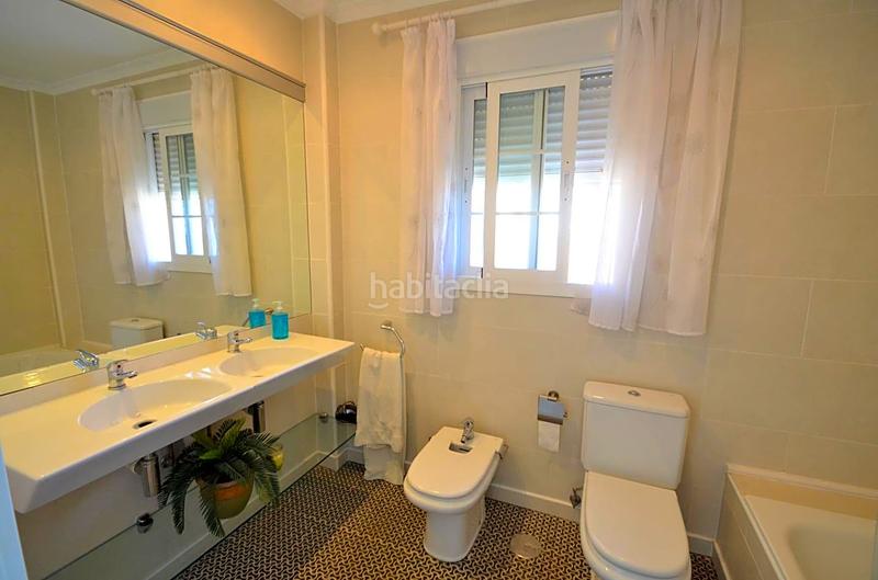 Foto 99e5e18c-9acc-4df5-a5cb-cc6c01d0ec2e. Penthouse with parking pool in Chullera Manilva