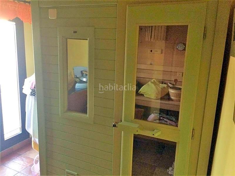 Foto edb59d1d-8b92-4def-823a-1fed833334d1. Casa aparellada amb piscina a La Duquesa Manilva