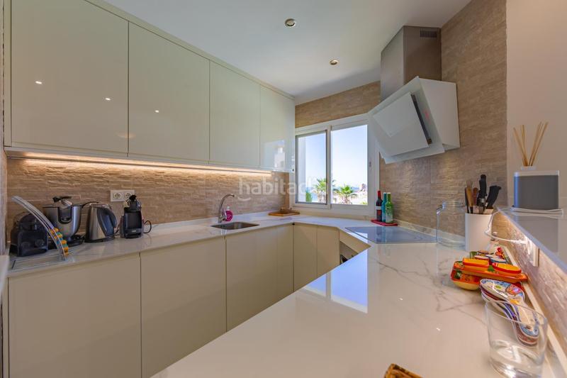 Foto 50162c37-c595-4acf-a606-edaa4cb3163a. Piso magnifico apartamento en primera linea de playa con bellísimas vistas al mar, costa. en Casares