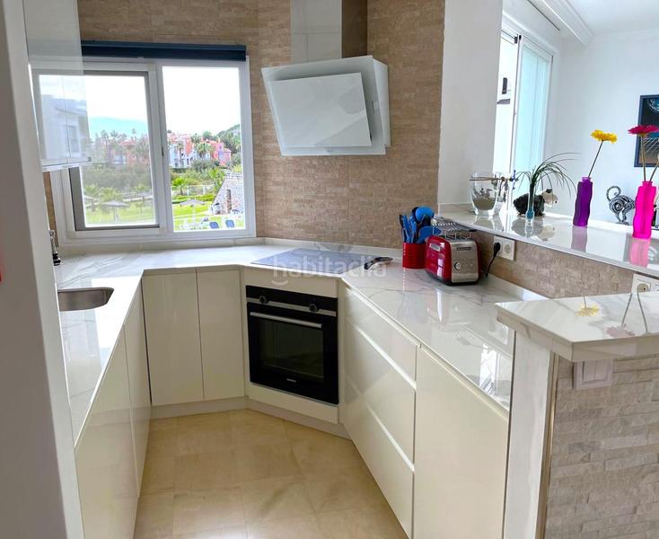 Foto a128e53e-3cbf-480b-b7ac-da1e3fd88db2. Piso magnifico apartamento en primera linea de playa con bellísimas vistas al mar, costa. en Casares