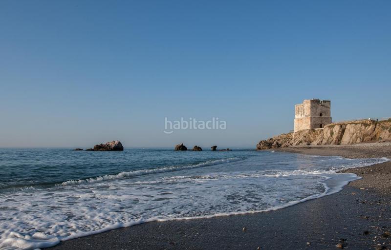 Foto b731e988-b8b9-4522-b267-cc808735c299. Piso magnifico apartamento en primera linea de playa con bellísimas vistas al mar, costa. en Casares