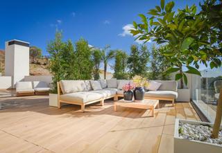 Apartamento  Republica checa. Ático de dos dormitorios con magnificas vistas al mar y a la mon