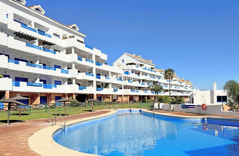 Foto aa0c0f57-e861-43c5-b53d-395ad531de84. Dúplex amb aparcament piscina a La Duquesa Manilva