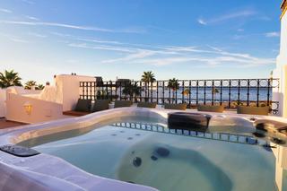 Dúplex  Bahía del velerín. Exclusiva propiedad de lujo en primera línea de playa