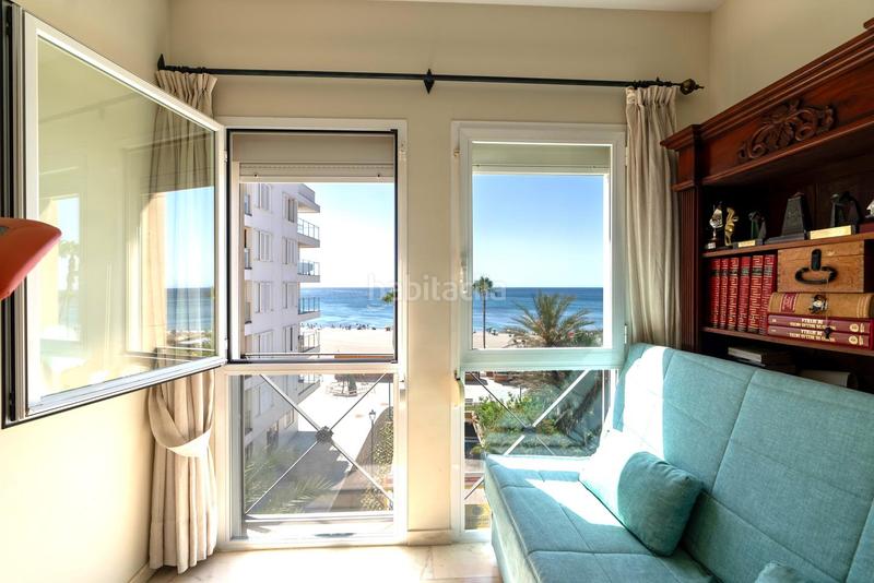 Foto 8f5d4a35-a0f6-46a0-968a-2ea36dbf8b15. Piso amplio piso con vistas al mar en el Centro en Estepona