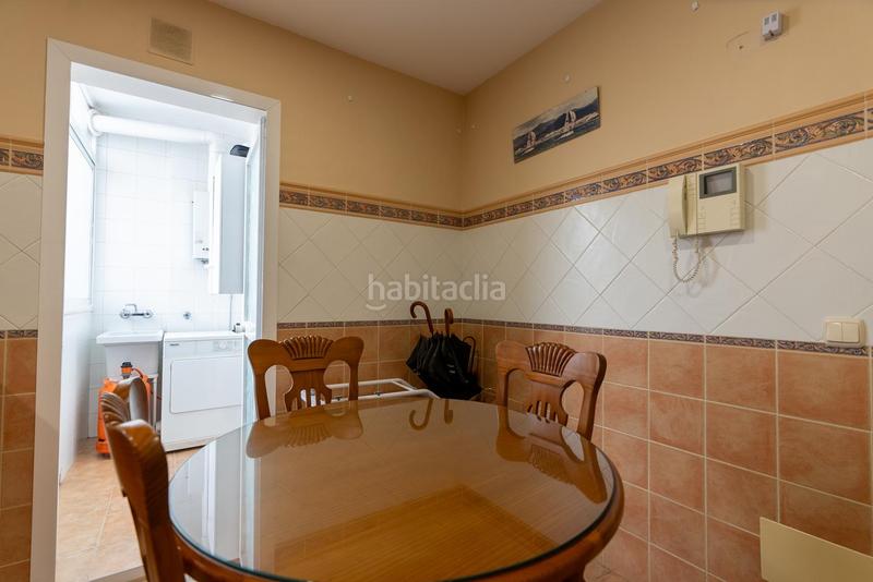 Foto f74ef2c1-26f0-41fb-90e8-9383f212eea2. Piso amplio piso con vistas al mar en el Centro en Estepona