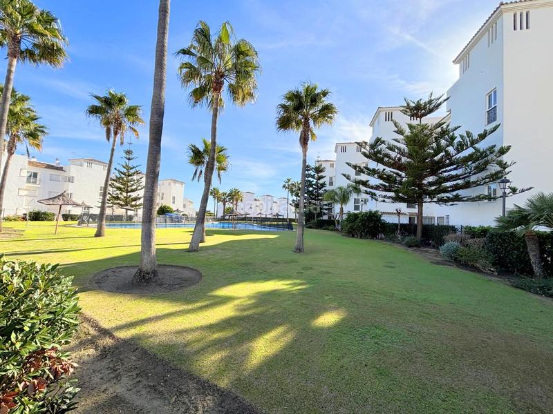 Foto 9ddea3e0-6dea-408e-b4bf-41036206c542. Piso bonito apartamento situado en la duquesa área en Manilva