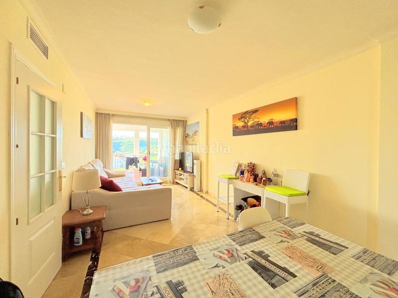 Foto b46591ae-d377-4b9c-a7dc-23ee4b441640. Piso bonito apartamento situado en la duquesa área en Manilva