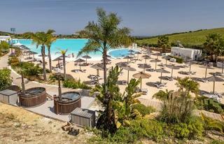 Piccolo appartamento  Alcazaba lagoon. Exclusivo bajo en urbanización de lujo en casares
