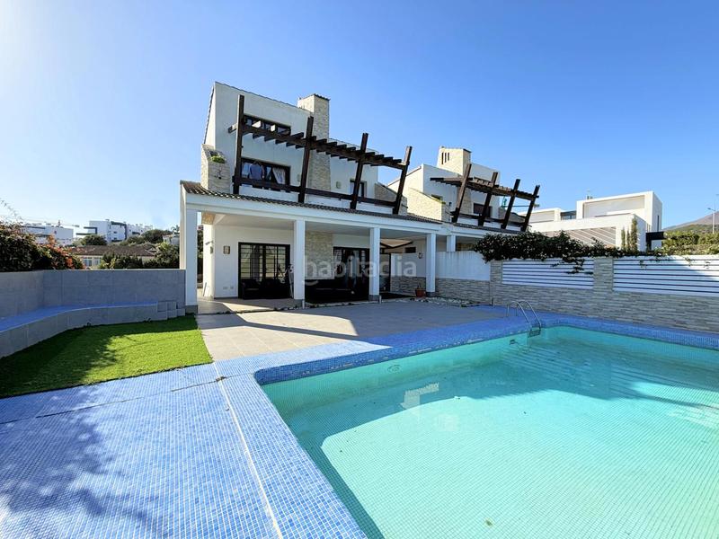 Foto 0097413f-b66d-4c68-a987-2090b69d4b37. Casa bifamiliare con riscaldamento piscina in Valle Romano Golf Estepona