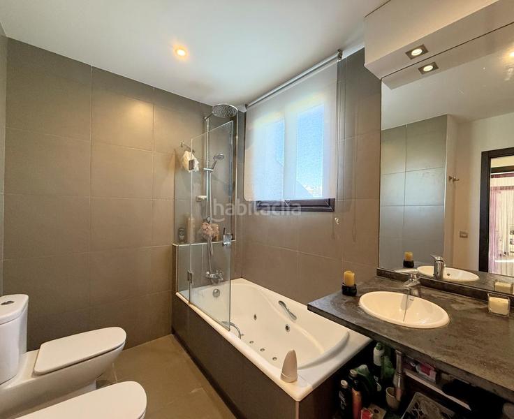 Foto 32daff6e-35ec-4194-aa3b-07ed8e2593d1. Casa bifamiliare con riscaldamento piscina in Valle Romano Golf Estepona