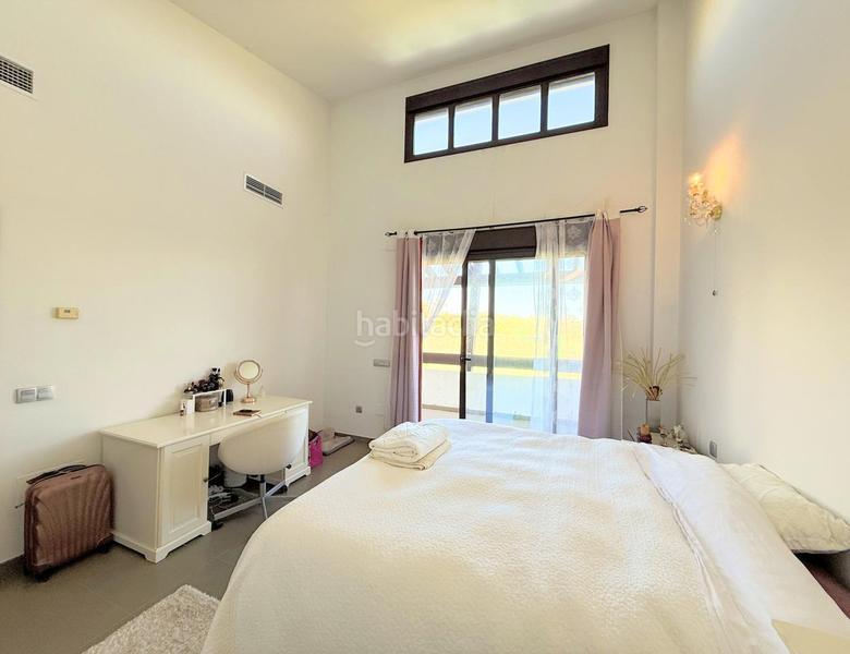 Foto 665d6c48-deac-454b-a37f-deb37b36806c. Casa bifamiliare con riscaldamento piscina in Valle Romano Golf Estepona