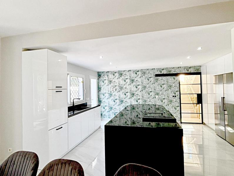 Foto b242a138-e8a2-4b36-af2e-0c565d41c147. Casa amb calefacció aparcament piscina a Sotogrande costa Sotogrande