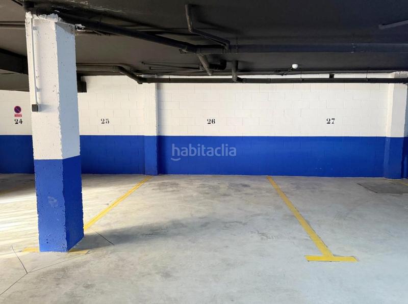 Foto 556ca0b0-7349-487c-8569-cf89fd2a230c. Parking voiture dans Doña Julia Golf Casares