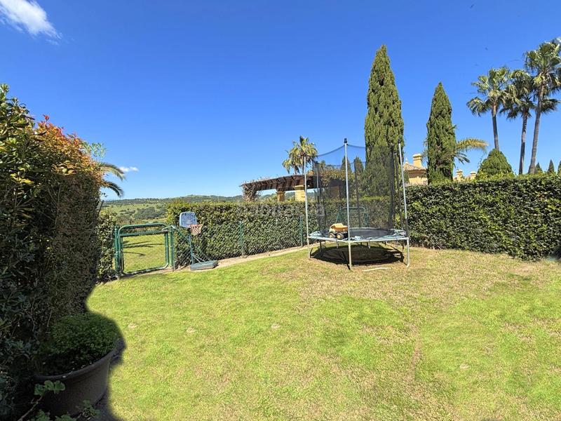 Foto f3410cac-45cd-4eff-8ad5-36608b33b0b1. Casa adossada amb calefacció aparcament piscina a Sotogrande