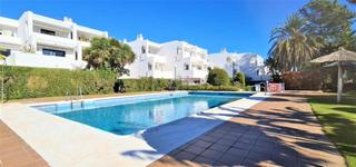 Apartament  De sotogrande. Fantástico bajo con jardín privado en sotogrande