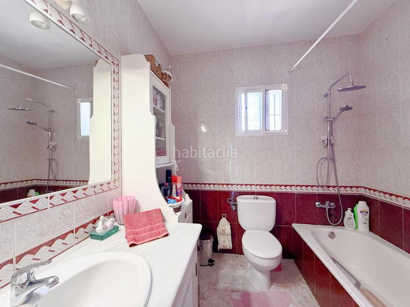 Foto 56c51019-08c9-4faa-bf99-2d923a7d5577. Casa con piscina in altos de Estepona Estepona