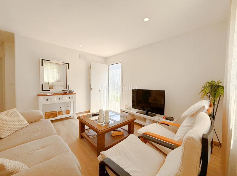 Foto ed31f866-e9cb-4ff0-a939-a91f8d569dd7. Casa con piscina in altos de Estepona Estepona