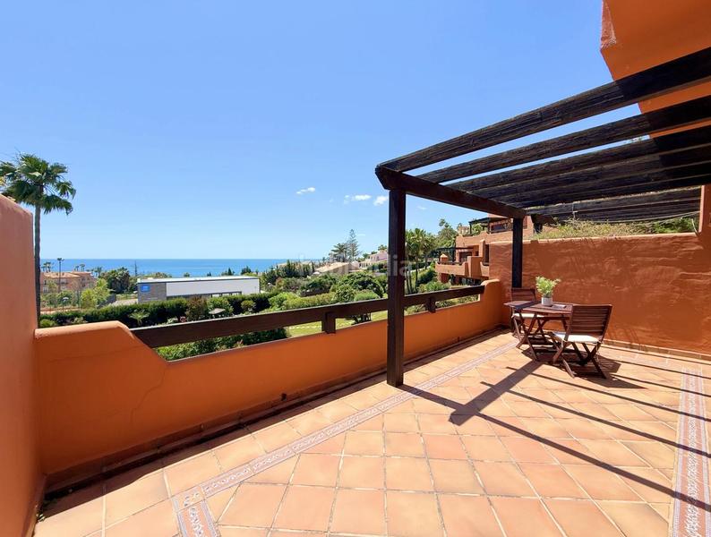 Foto 1c03fc67-fdd7-463c-8336-4dc84da00536. Apartamento exclusivo apartamento con terraza soleada y vistas al mar en la costa en Estepona