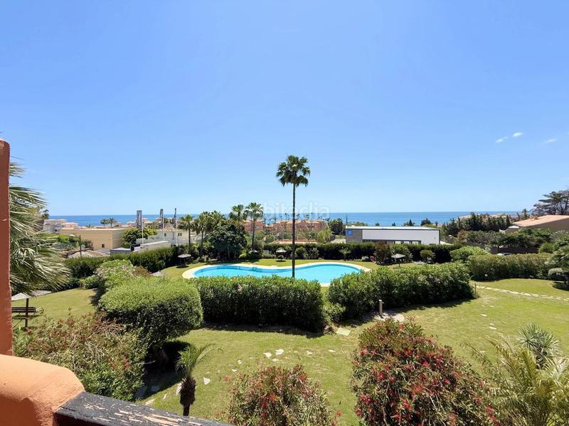 Foto 1ca8c3e2-4049-4d7b-b915-fab05de0000e. Apartamento exclusivo apartamento con terraza soleada y vistas al mar en la costa en Estepona