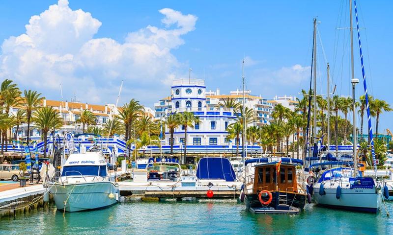Foto 4ed689b3-9ebe-4a38-b5c7-a85b90867fd1. Apartamento exclusivo apartamento con terraza soleada y vistas al mar en la costa en Estepona