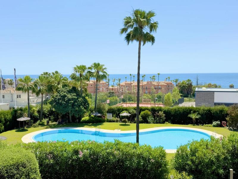 Foto 9a385918-dad0-4610-99b9-a5af3034a252. Apartamento exclusivo apartamento con terraza soleada y vistas al mar en la costa en Estepona