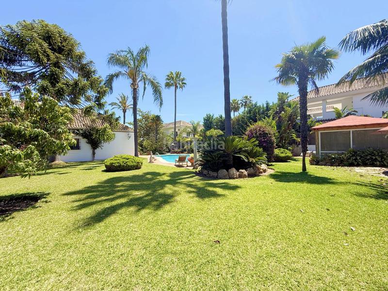 Foto 01d3040f-08c5-48c0-ba99-f795d6787fbd. Casa amb aparcament piscina a Nueva Alcántara Marbella