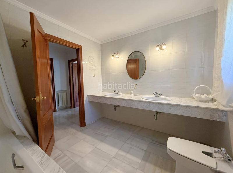 Foto 63e6e0e9-3c11-44ac-a59c-7990a2ca2335. Casa amb aparcament piscina a Nueva Alcántara Marbella
