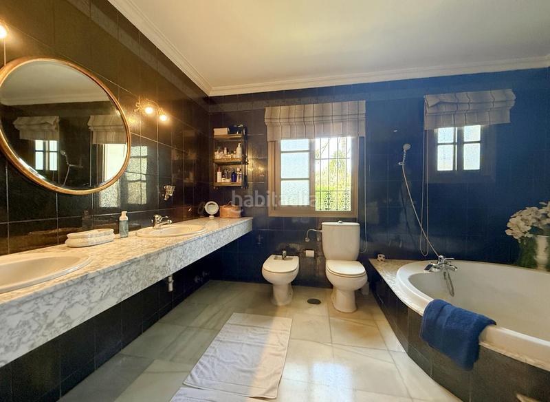 Foto f12bb761-91e4-4cdd-9887-e623ff9b0a8c. Casa amb aparcament piscina a Nueva Alcántara Marbella