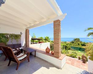 Maison  Maestro chueca. Maravillosa casa con jardín privado y preciosas vistas al mar, e