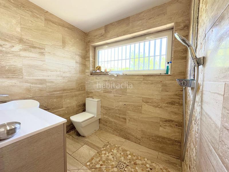 Foto 5b4022aa-02dc-4ee9-804b-4ca86561f08f. Casa exclusiva villa en primera línea de playa en Manilva