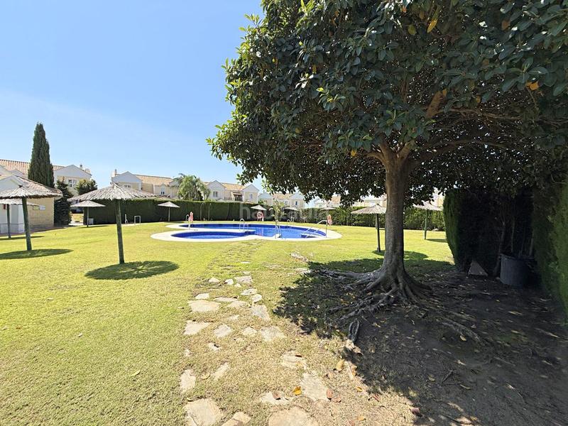 Foto 706b37b5-b4c4-4aad-9e26-b9773d264547. Casa adossada amb aparcament piscina a La Alcaidesa