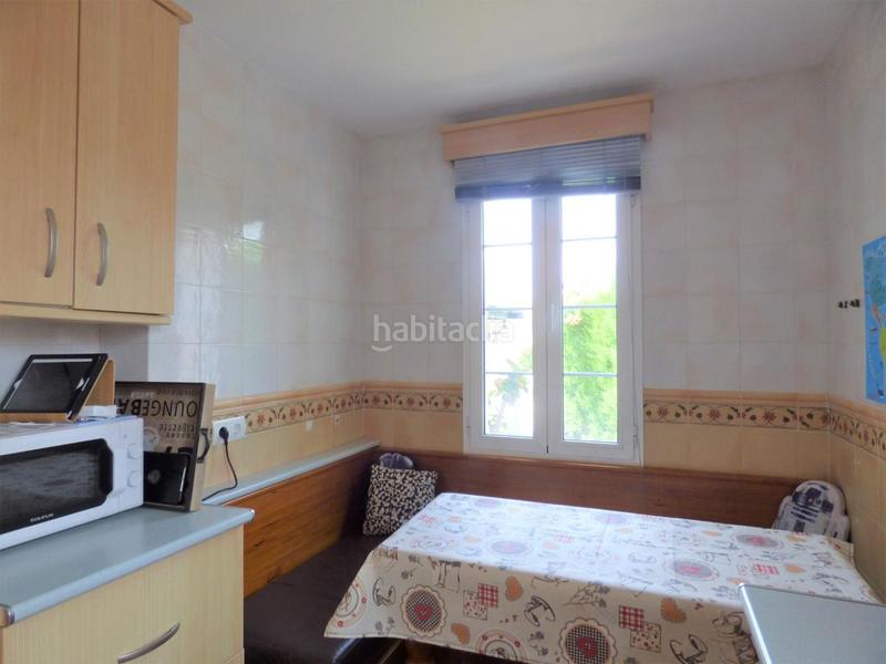 Foto f65b6c86-75f5-48d9-9e75-c665a74b9a60. Casa adossada amb aparcament piscina a La Alcaidesa