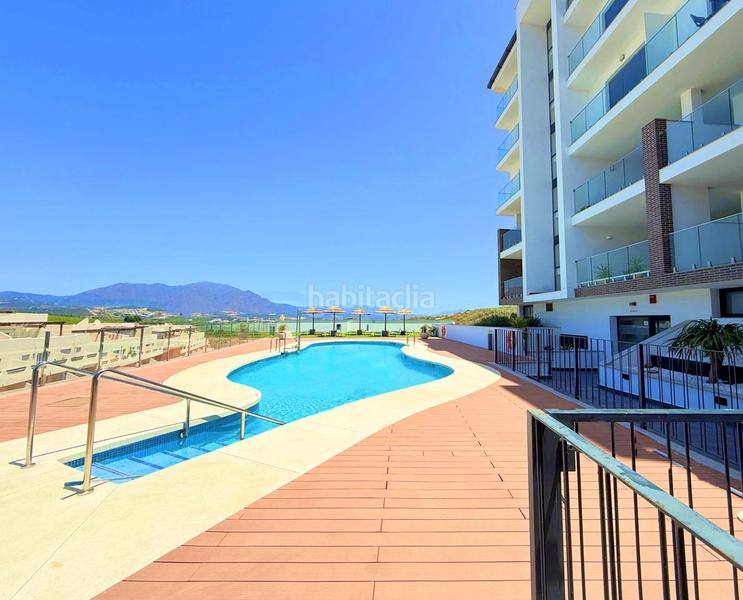 Foto 3ebe5b19-93a9-43d1-ba00-ee550e7a6846. Ático  con vistas al mar y al puerto de La Duquesa con licencia vacacional en vigor en Manilva