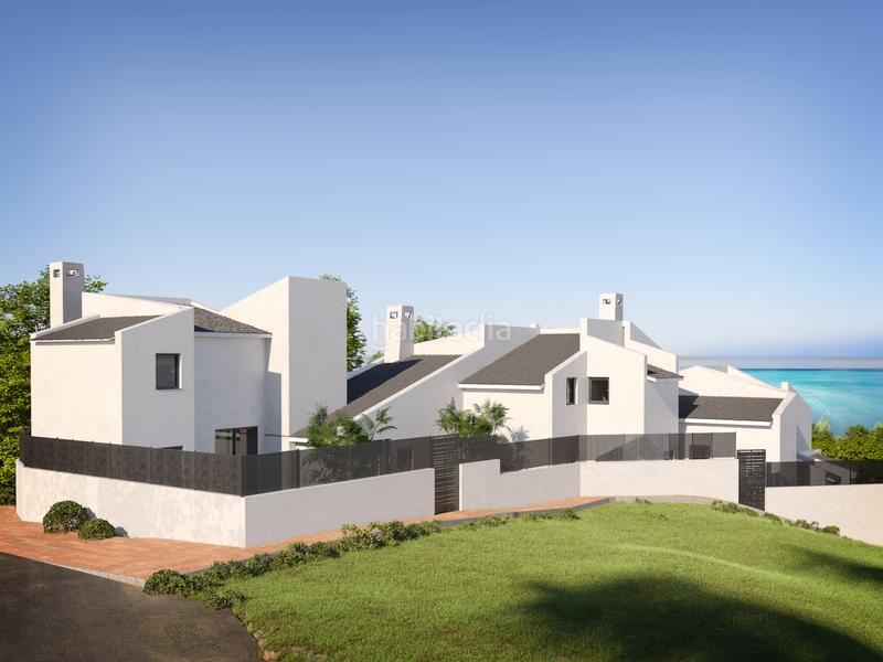 Foto 98d2bc97-e77b-4b9e-b7bc-63adebe13525. Casa exclusivo pareado en Bahía Dorada con vistas impresionantes al mar en Estepona