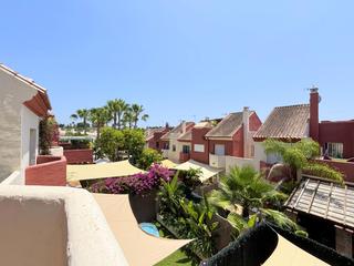Casa adossada  Los sauces. Encantadora casa adosada con terraza, garaje privado y orientada