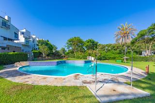 Appartement  Moreno torroba. Acogedor aparatamento en bahia dorada, primera línea de playa.