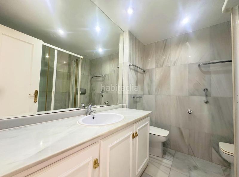 Foto c22998d1-c5b6-4544-8ef4-ed5bbb3b6afe. Maison jumelée avec chauffage piscine dans puerto de Estepona Estepona