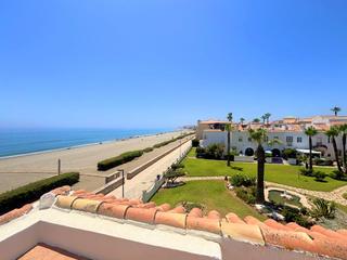 Triplex  Marina de casares. Pareada en primera línea de playa con vistas al mar en casares p