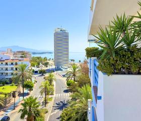 Apartamento  Del carmen. Encantador apartamento con terraza y vistas parciales al mar en