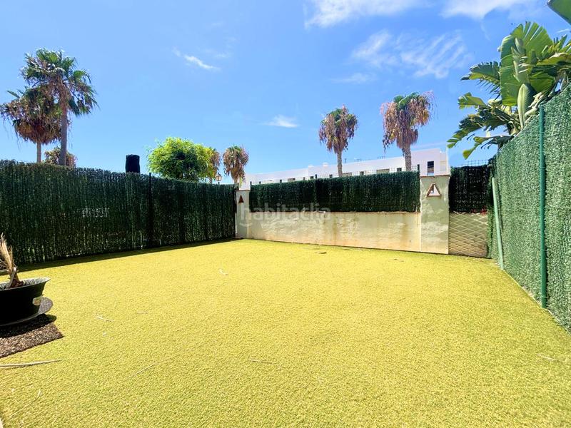 Foto 320ea4d9-bf2c-4373-9dbd-f0968d29c25a. Planta baja acogedora vivienda con jardín privado en urbanización en primera línea de golf en La Alcaidesa