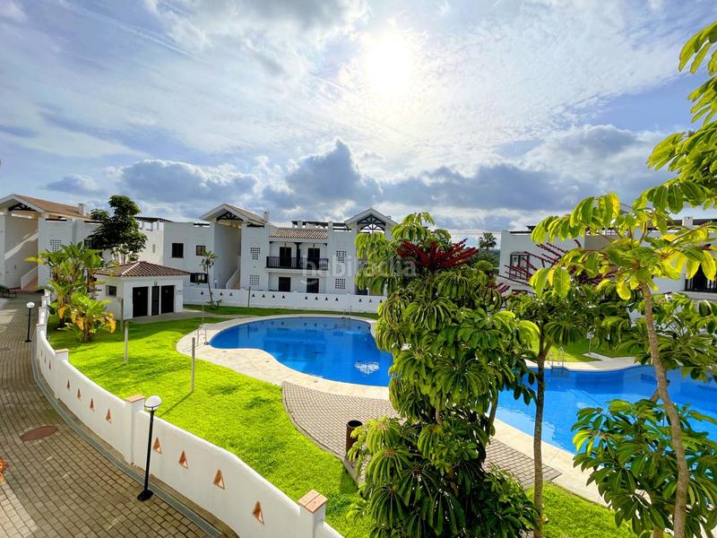 Foto 68b2fbc0-bdc1-4a60-9293-3476cff5fa4d. Planta baja acogedora vivienda con jardín privado en urbanización en primera línea de golf en La Alcaidesa