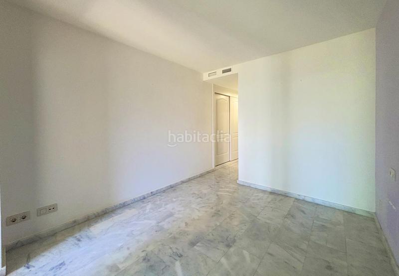 Foto 7387a73d-8300-4991-a75d-44eeafe34938. Planta baja acogedora vivienda con jardín privado en urbanización en primera línea de golf en La Alcaidesa