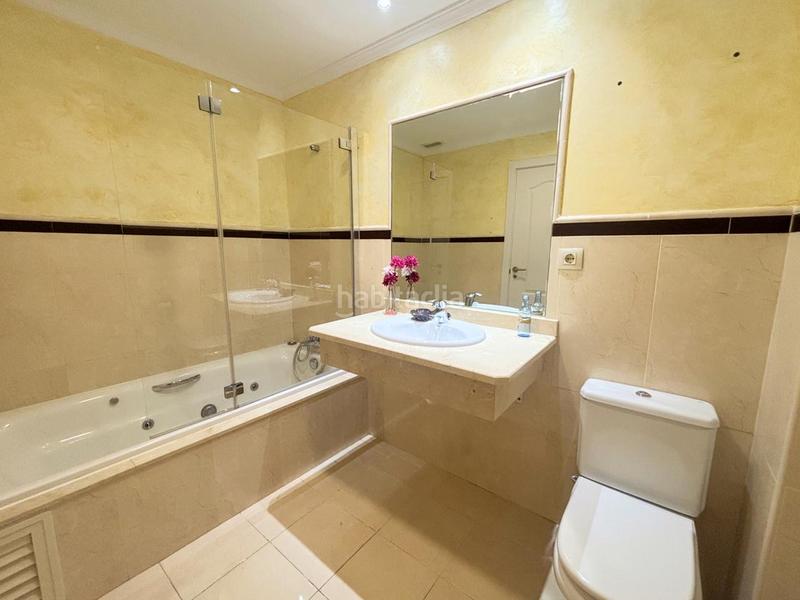 Foto bc57d086-fd98-4763-8850-6d5203f953b5. Planta baja acogedora vivienda con jardín privado en urbanización en primera línea de golf en La Alcaidesa