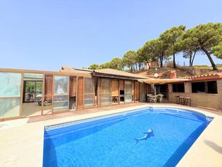 Haus  Huertos del padron. Encantadora villa con piscina privada y vistas al monte y al mar